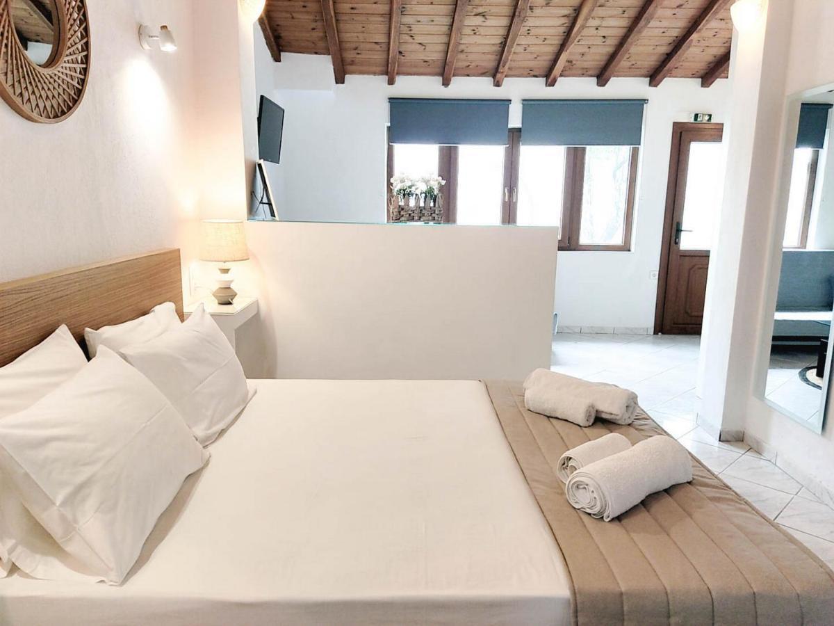 Del Sol Suites Skiathos by Eksteriør billede