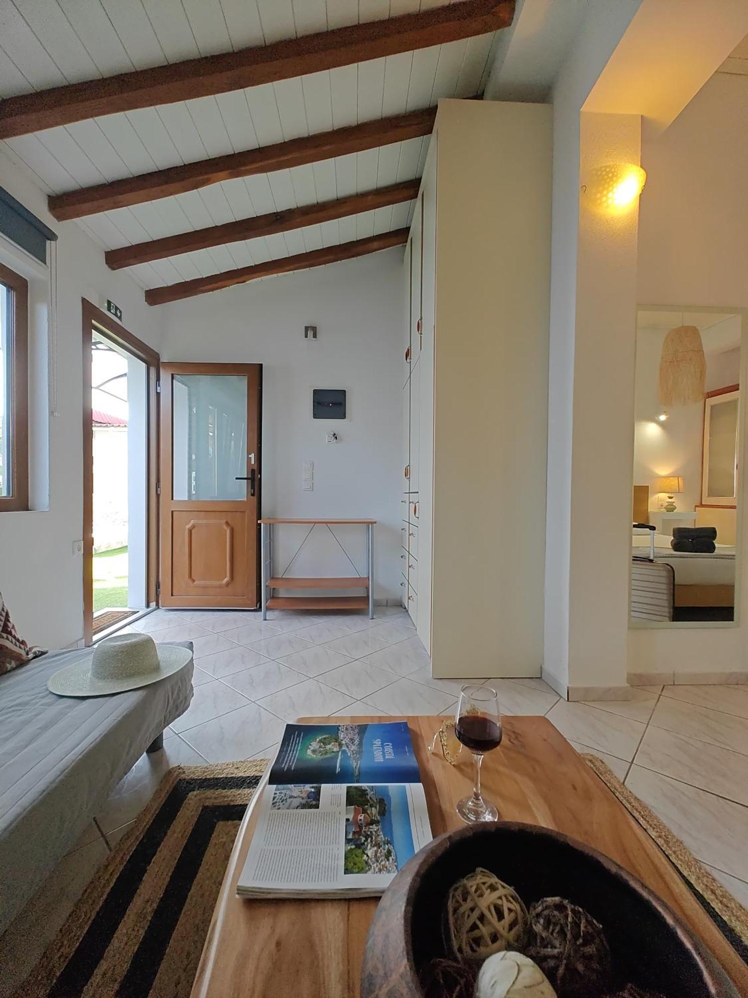Del Sol Suites Skiathos by Eksteriør billede