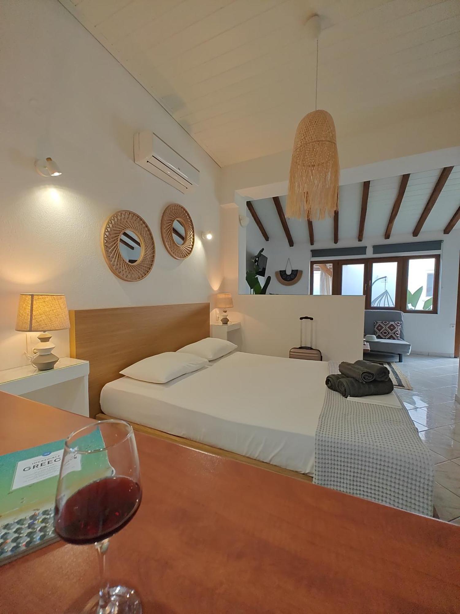 Del Sol Suites Skiathos by Eksteriør billede